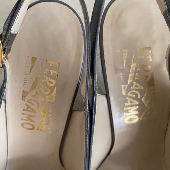 Vintage Salvatore Ferragamo sling back shoes - Picture 4 of 8